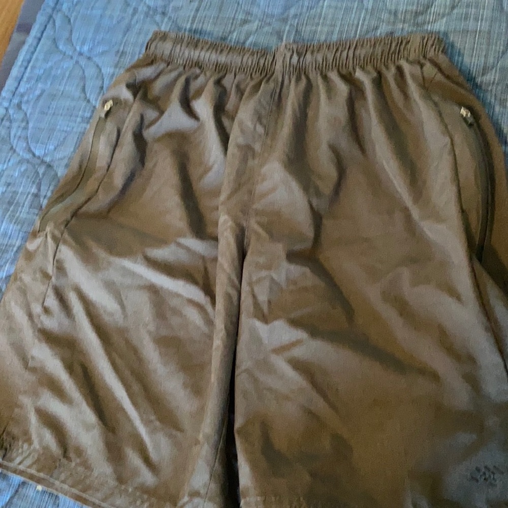 Grey leg3nd shorts size small